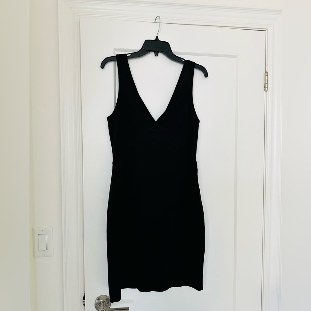 Pre loved  Aritzia Wilfred free black jones dress Size M in excellent condition